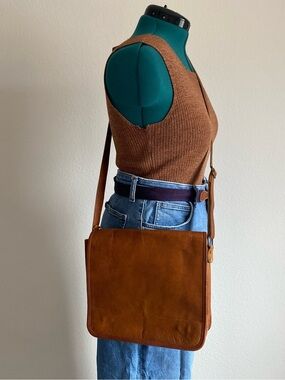 Tan crossbody messenger bag